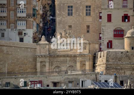 Victoria Gate, vista della Valletta da Birgu-Vittoriosa, Malta, Europa Foto Stock