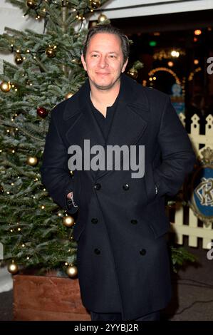 Trystan Pütter bei der Premiere des 20. Roncalli Weihnachtscircus im Tempodrom originale. Berlino, 20.12.2024 *** Trystan Pütter alla prima dei 20 originali Roncalli WeihnachtsCircus al Tempodrom Berlin, 20 12 2024 foto:Xn.xKubelkax/xFuturexImagex roncalli 4327 Foto Stock