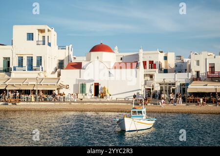 Little Venice, Chora (città di Mykonos), Mykonos, Cicladi, Grecia, Europa Foto Stock