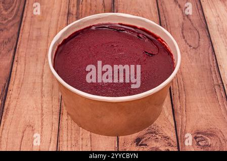 Acai (Euterpe oleracea) è una palma originaria della regione amazzonica, in particolare in Brasile, dove viene coltivata principalmente per i suoi frutti Foto Stock