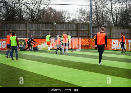 Londra, Regno Unito. 13 novembre 2023. Una Power League locale in azione prima dello Sky Bet Championship match Queens Park Rangers vs Preston North End a Matrade Loftus Road, Londra, Regno Unito, 21 dicembre 2024 (foto di Izzy Poles/News Images) a Londra, Regno Unito il 13/11/2023. (Foto di Izzy Poles/News Images/Sipa USA) credito: SIPA USA/Alamy Live News Credit: SIPA USA/Alamy Live News Foto Stock