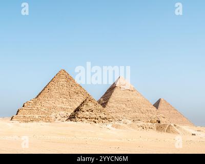 Le grandi Piramidi di Giza, Egitto, in un pomeriggio limpido 2 Foto Stock