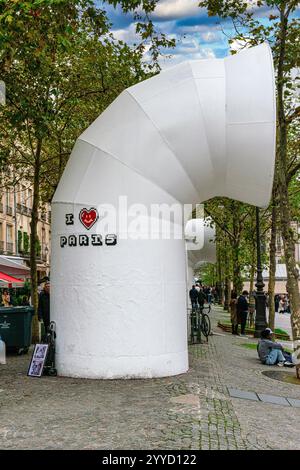 Parte del centro Pompidou in Place Georges Pompidou a Parigi, Francia Foto Stock