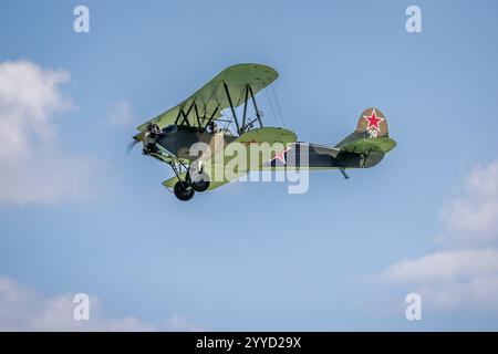 Shuttleworth Collection, Polikarpov, Po2, in volo al Military Air Show tenutosi a Shuttleworth il 2 luglio 2023. Foto Stock