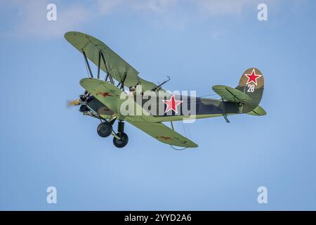 Shuttleworth Collection, Polikarpov, Po2, in volo al Military Air Show tenutosi a Shuttleworth il 2 luglio 2023. Foto Stock