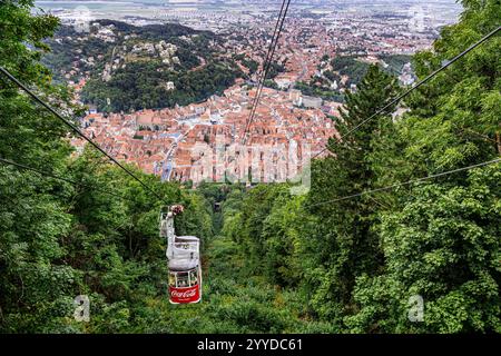 BRASOV (ROMANIA) - la funicolare Brașov offre una salita panoramica al monte Tampa, offrendo viste panoramiche mozzafiato della città medievale Foto Stock