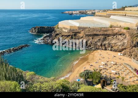 Vista dall'alto della spiaggia di Playa Abama a Tenerife, Isole Canarie, Spagna Foto Stock