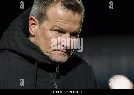 Il manager di Yeovil Town Mark Cooper durante la partita della Vanarama National League tra Hartlepool United e Yeovil Town al Victoria Park di Hartlepool sabato 21 dicembre 2024. (Foto: Scott Llewellyn | mi News) crediti: MI News & Sport /Alamy Live News Foto Stock