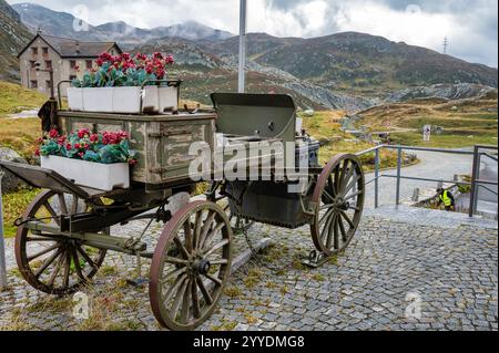 Gotthardo, Svizzera - 21 settembre 2024; il vecchio carro del museo nazionale svizzero di San Gottardo nelle Alpi svizzere. Foto Stock