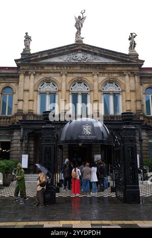 San Jose, Costa Rica - 15 novembre 2024 - esterno dello splendido Teatro Nazionale della Costa Rica nella capitale Foto Stock