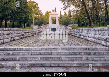 22 ottobre 2024, Podgorica, Montenegro: Partisan Fighter Monument nel Gorica Park, Podgorica, onora i sacrifici della seconda guerra mondiale, simboleggiando la resistenza, fr Foto Stock