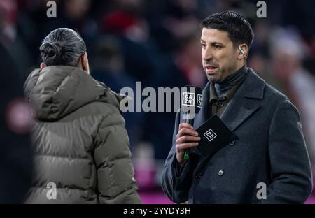 Sami Khedira (Experte, DAZN). GER, FC Bayern Muenchen vs. RB Leipzig, Fussball, Bundesliga, 15. Spieltag, Spielzeit 2024/2025, 20.12.2024. (LE NORMATIVE DFL DFB VIETANO QUALSIASI USO DI FOTOGRAFIE COME SEQUENZE DI IMMAGINI E/O QUASI-VIDEO). Foto: Eibner-Pressefoto/Heike Feiner Foto Stock