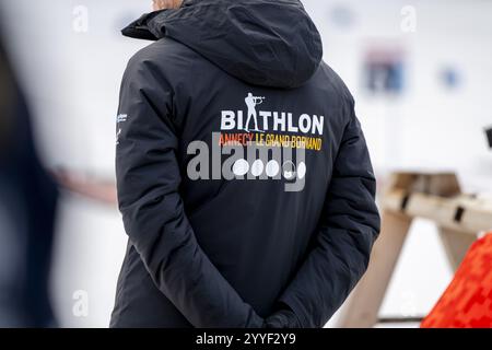 Ambientazione, uomini 12,5 km inseguimento durante la Coppa del mondo BMW IBU Annecy le Grand-Bornand, evento di biathlon il 21 dicembre 2024 a le Grand-Bornand, Francia Foto Stock