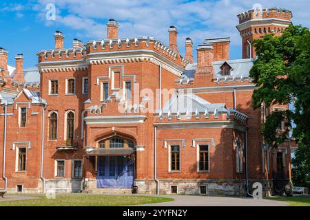L'antico palazzo di campagna della Principessa di Oldenburg nel villaggio di Ramon. Regione di Voronezh, Russia Foto Stock