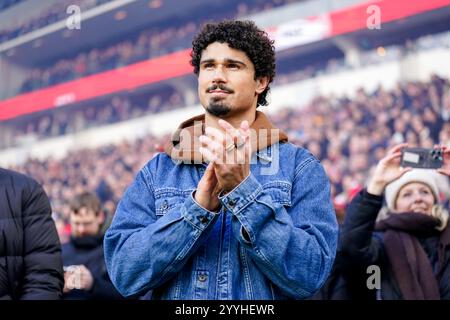 Eindhoven, Paesi Bassi. 22 dicembre 2024. EINDHOVEN, PAESI BASSI - 22 DICEMBRE: Andre Ramalho del PSV applaude durante l'incontro olandese Eredivisie tra PSV e Feyenoord al Philips Stadion il 22 dicembre 2024 a Eindhoven, Paesi Bassi. (Foto di Joris Verwijst/Orange Pictures) credito: Orange Pics BV/Alamy Live News Foto Stock