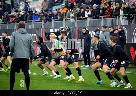 Pre-partita dei giocatori del Venezia durante la partita di calcio di serie A tra Venezia e Cagliari allo stadio Pier Luigi Penzo, Nord Est Italia - domenica 22 dicembre 2024. Sport - calcio (foto di Paola Garbuio /Lapresse) Foto Stock