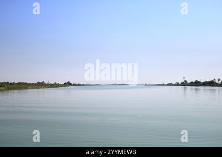 Shatt al-Arab, dietro la confluenza dell'Eufrate e del Tigri, al-Qurna, Bassora, Iraq Foto Stock