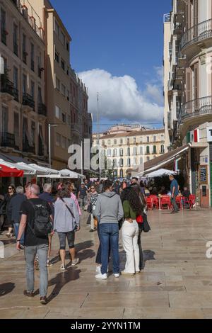 Persone che camminano in Calle Alcazabilla nel centro di Malaga, Andalusia, Spagna, Europa Foto Stock