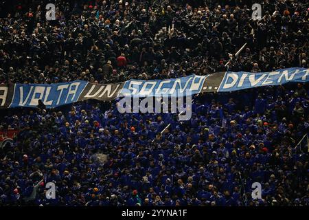 22 dicembre 2024; Stadio Gewiss, Bergamo, Italia, calcio di serie A, Atalanta contro Empoli; sostenitori di Atalanta Foto Stock