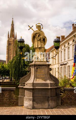 Monumento a Saint Johannes van Nepomuk, Bruges, Fiandre occidentali, Belgio. Foto Stock