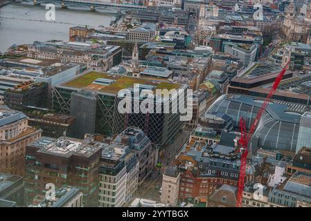 Vista panoramica del paesaggio urbano di Londra con il Lloyd's Building Foto Stock