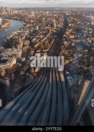 Vista aerea di Londra con il Tamigi e la stazione di London Bridge Foto Stock