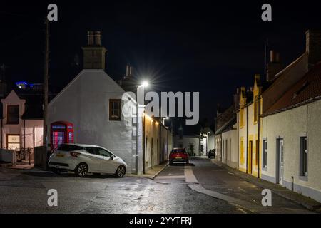 20 dicembre 2024. Findochty, Moray, Scozia. Questa è una strada nel vecchio villaggio di pescatori di Findochty sulla Moray Coast in Scozia. Foto Stock