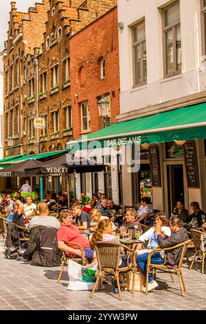 Caffetteria all'aperto, Bruges, Fiandre Occidentali, Belgio. Foto Stock
