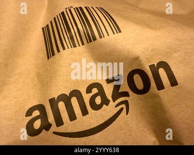 amazon prime Paket Nahaufnahme *** primo piano del pacchetto amazon prime Copyright: Xmix1pressx Foto Stock