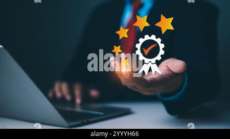 Opinione concetto del sondaggio sulla soddisfazione dei clienti, applicazione online per la valutazione dell'esperienza e del servizio clienti, revisione del feedback sulla soddisfazione, qualità eccellente Foto Stock