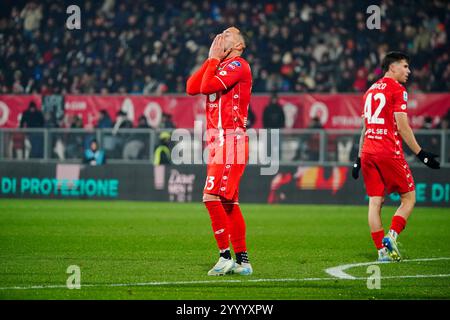 Danilo D'Ambrosio (AC Monza) deluso durante la partita di campionato italiano di serie A tra AC Monza e Juventus FC il 22 dicembre 2024 allo U-Power Stadium di Monza. Crediti: Luca Rossini/e-Mage/Alamy Live News Foto Stock