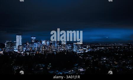 Bellevue WA USA - 7 febbraio 2025: Luce tranquilla nel centro di Bellevue Foto Stock