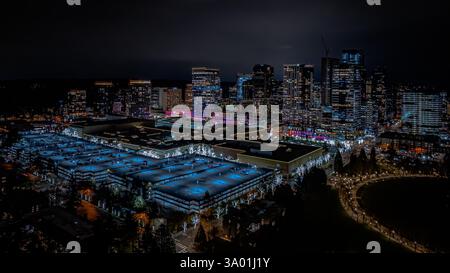 Bellevue WA USA - 7 febbraio 2025: Luce tranquilla nel centro di Bellevue Foto Stock