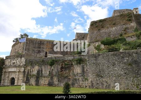 Fortezze veneziane della città di Corfù, Grecia: L'antica fortezza fu costruita dai veneziani nel XVI secolo Foto Stock