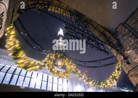 Natale al London Bridge, in mostra The Shard. Foto Stock