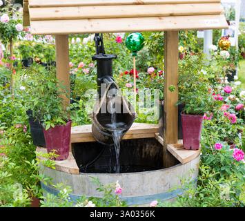 Un bene con un barile di legno e tettoia. Baden Baden Baden Wuerttemberg, Germania, Europa Foto Stock