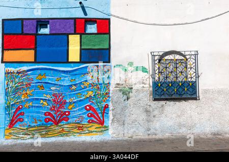 La città marocchina di Azemmour si trova sulla costa atlantica, 75 km a sud-ovest di Casablanca, e si trova sulla riva sinistra del fiume Oum er-Rbia. Foto Stock