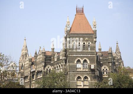 Tetto di fango dell'edificio orientale in Street Hutatma Chowk, Veer Nariman Road, Churchgate, Bombay Mumbai, Maharashtra, India, Asia Foto Stock