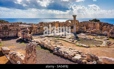 Κourion antiche rovine della città antica. Casa d'Achille Basilica di Kourio presso il Santuario di Apollo presso il sito archeologico di Kourion, patrimonio dell'umanità Foto Stock