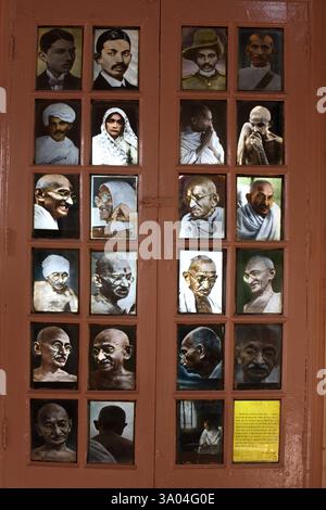 Fotografie di Mahatma Gandhi con la moglie Kasturba Gandhi presso Satyagraha Ashram fondata nel 25-maggio-1915 a Kochrab Foto Stock