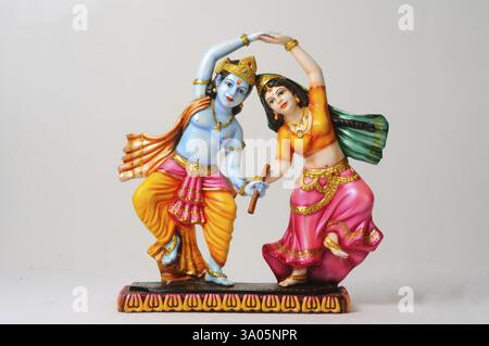 Statua di argilla del dio e della dea radha e krishna Foto Stock