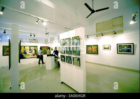 Mostra di pittura all'accademia di Belle Arti, Kolkata, Bengala Occidentale, India, Asia Foto Stock