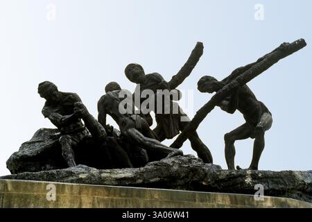 Statua Trionfo del lavoro, Marina Beach Road, Madras Chennai, Tamil Nadu, India, Asia Foto Stock