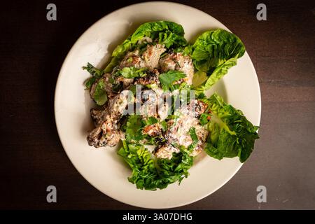 Insalata di pollo su un piatto Foto Stock