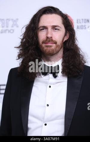 Hozier partecipa al 33° Annual Academy Awards Viewing Party della Elton John AIDS Foundation il 2 marzo 2025 a West Hollywood, California. Foto: Victorio/imageSPACE/MediaPunch Foto Stock