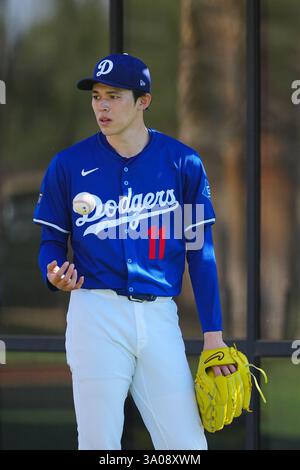 Glendale, Arizona, Stati Uniti. 2 marzo 2025. Roki Sasaki (Dodgers), 2 marzo 2025 - MLB: Allenamenti primaverili dei Los Angeles Dodgers al Camelback Ranch di Glendale, Arizona, USA. Crediti: Creative 2/AFLO/Alamy Live News Foto Stock