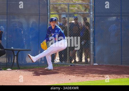 Glendale, Arizona, Stati Uniti. 2 marzo 2025. Roki Sasaki (Dodgers), 2 marzo 2025 - MLB: Allenamenti primaverili dei Los Angeles Dodgers al Camelback Ranch di Glendale, Arizona, USA. Crediti: Creative 2/AFLO/Alamy Live News Foto Stock