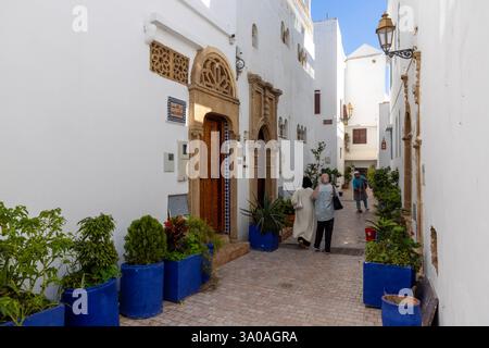 La Kasbah degli Udayas, una cittadella di Rabat, in Marocco, si trova su una collina alla foce del fiume Bou Regreg. È un sito patrimonio dell'umanità dell'UNESCO. Foto Stock