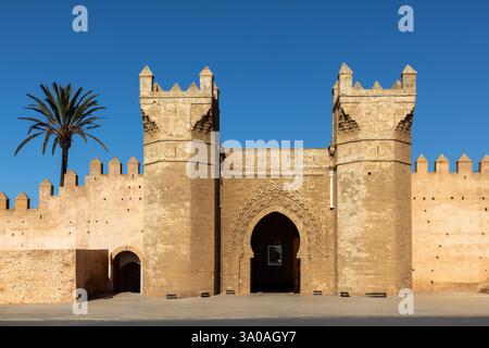 La Chellah, situata sulla riva sud dell'estuario del Bou Regreg a Rabat, in Marocco, è una necropoli medievale musulmana e sito archeologico. Foto Stock