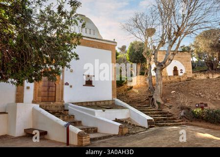La Chellah, situata sulla riva sud dell'estuario del Bou Regreg a Rabat, in Marocco, è una necropoli medievale musulmana e sito archeologico. Foto Stock